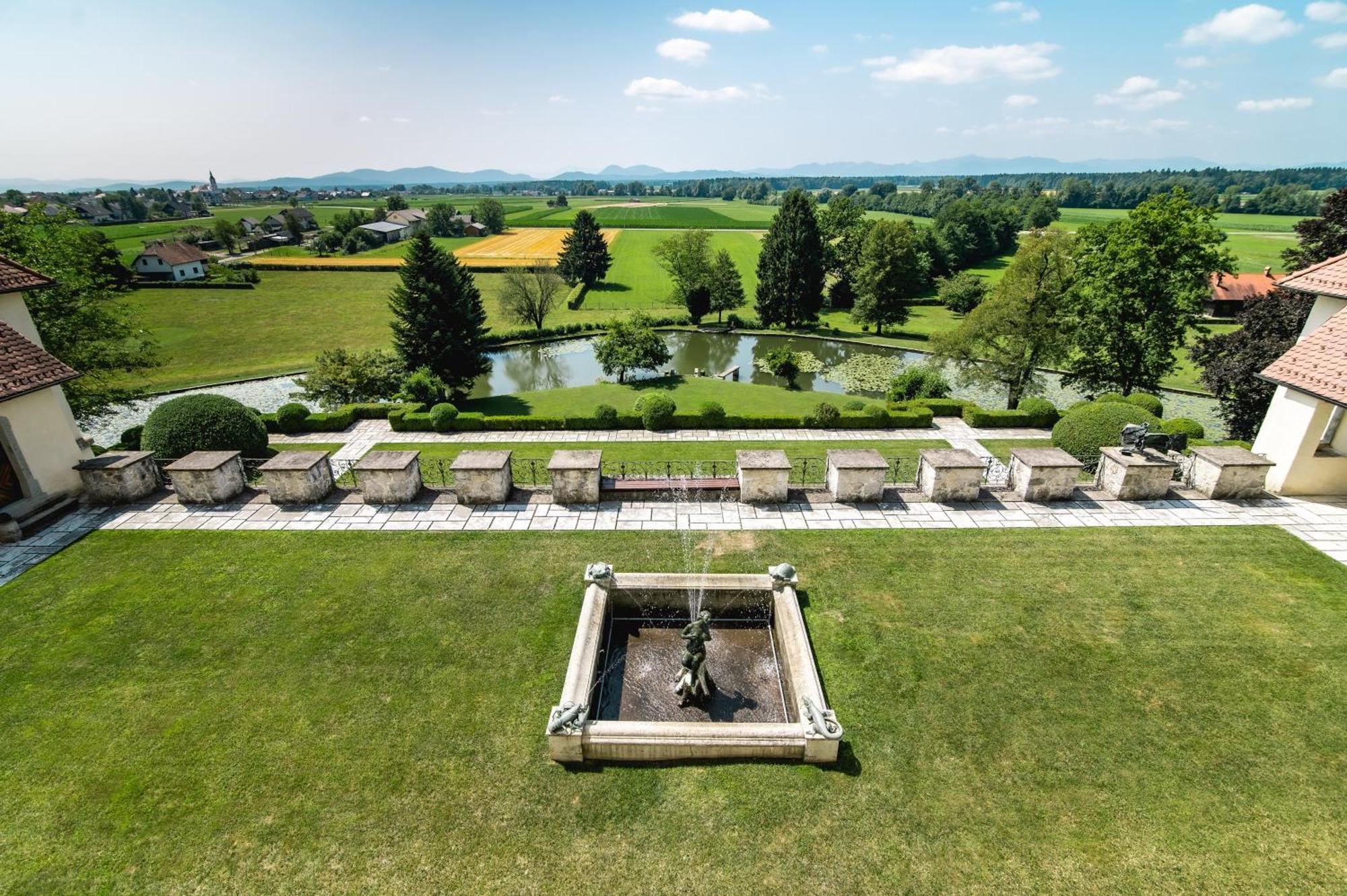 Grad Strmol Villa Cerklje na Gorenjskem Exterior photo